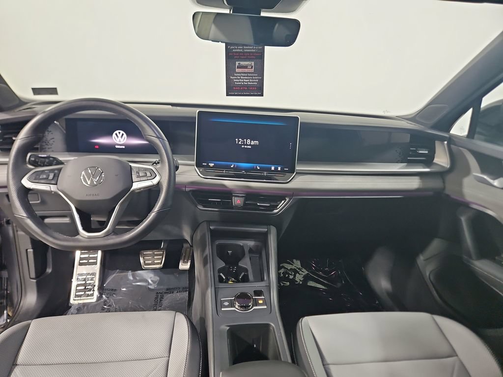 Used 2025 Volkswagen Tiguan SE R-Line AWD/4WD image 15