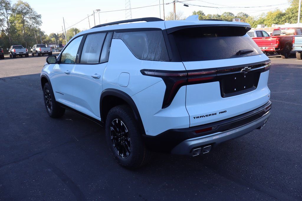 New 2026 Chevrolet Traverse Z71 w/ Enhanced Driving Package image 3