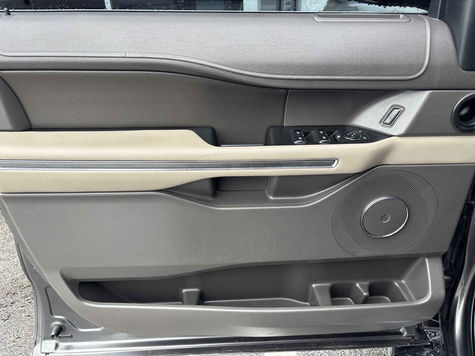 Used 2021 Ford Expedition XLT w/ FX4 Off-Road Package image 18