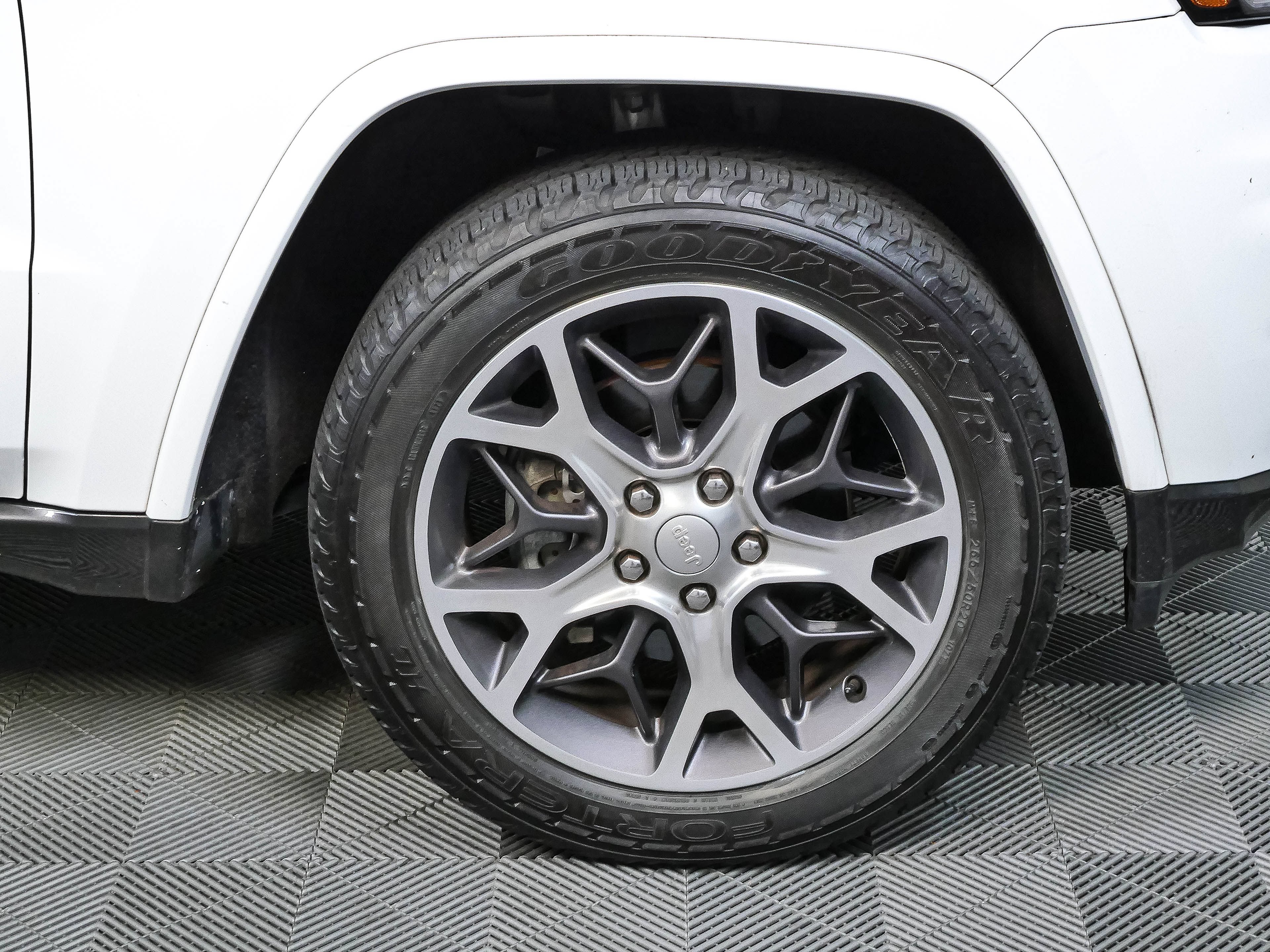 Used 2018 Jeep Grand Cherokee Limited RWD image 38