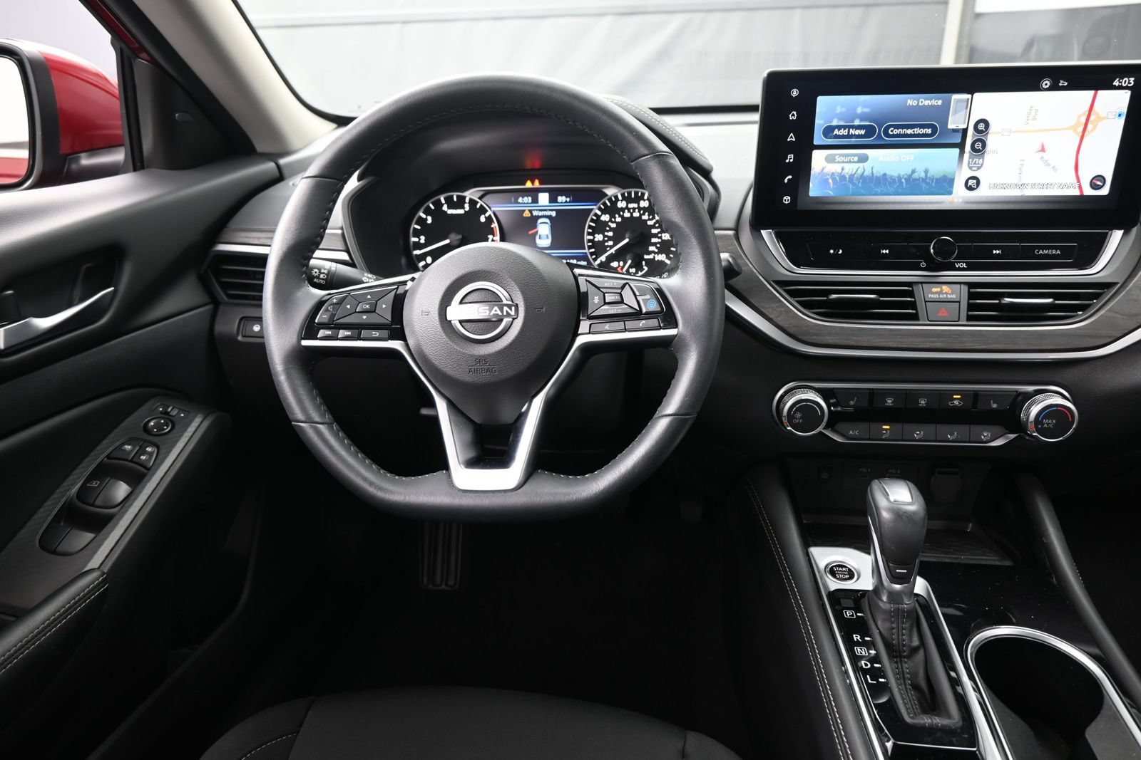 Used 2024 Nissan Altima 2.5 SV w/ SV Premium Package FWD image 12