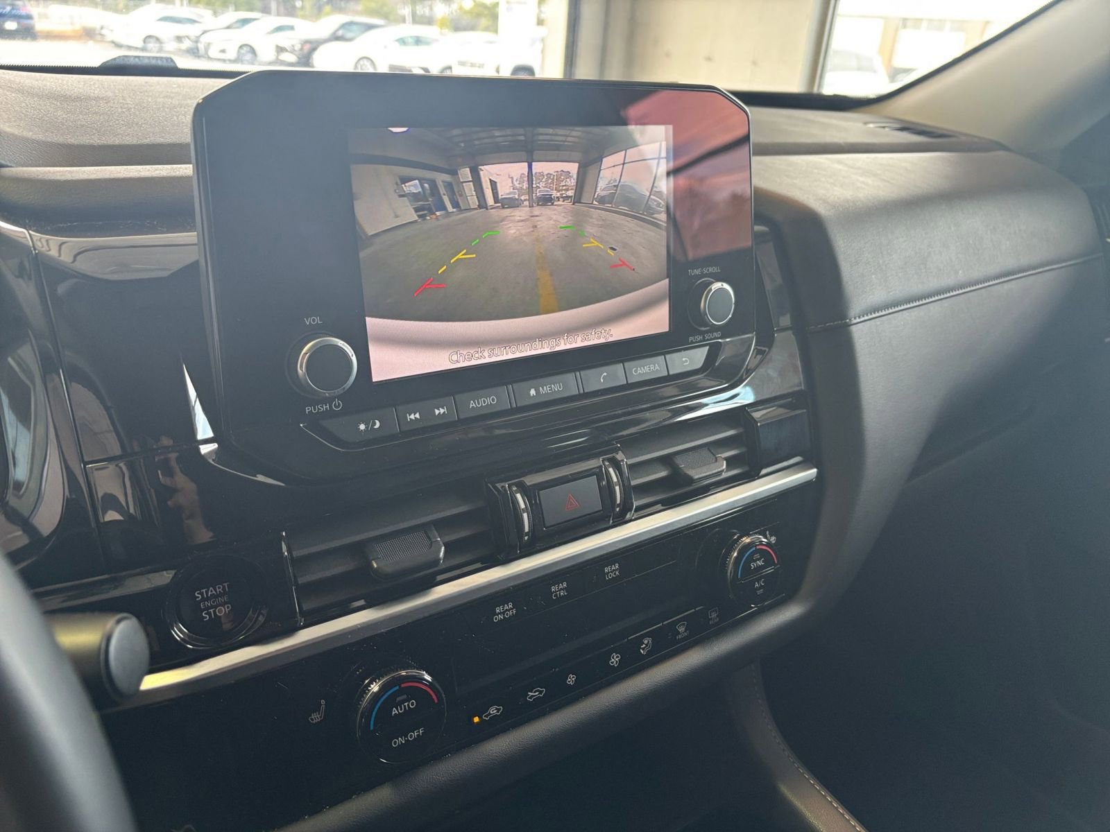 Used 2025 Nissan Pathfinder SV image 26