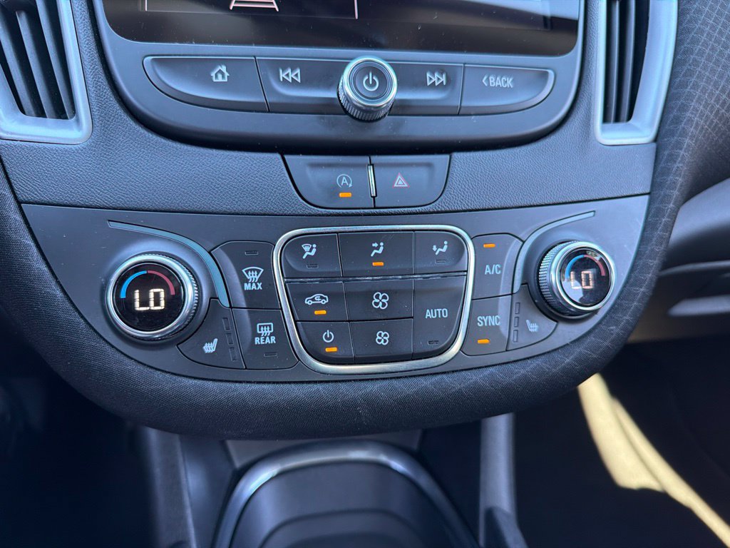Used 2025 Chevrolet Malibu LT FWD image 12