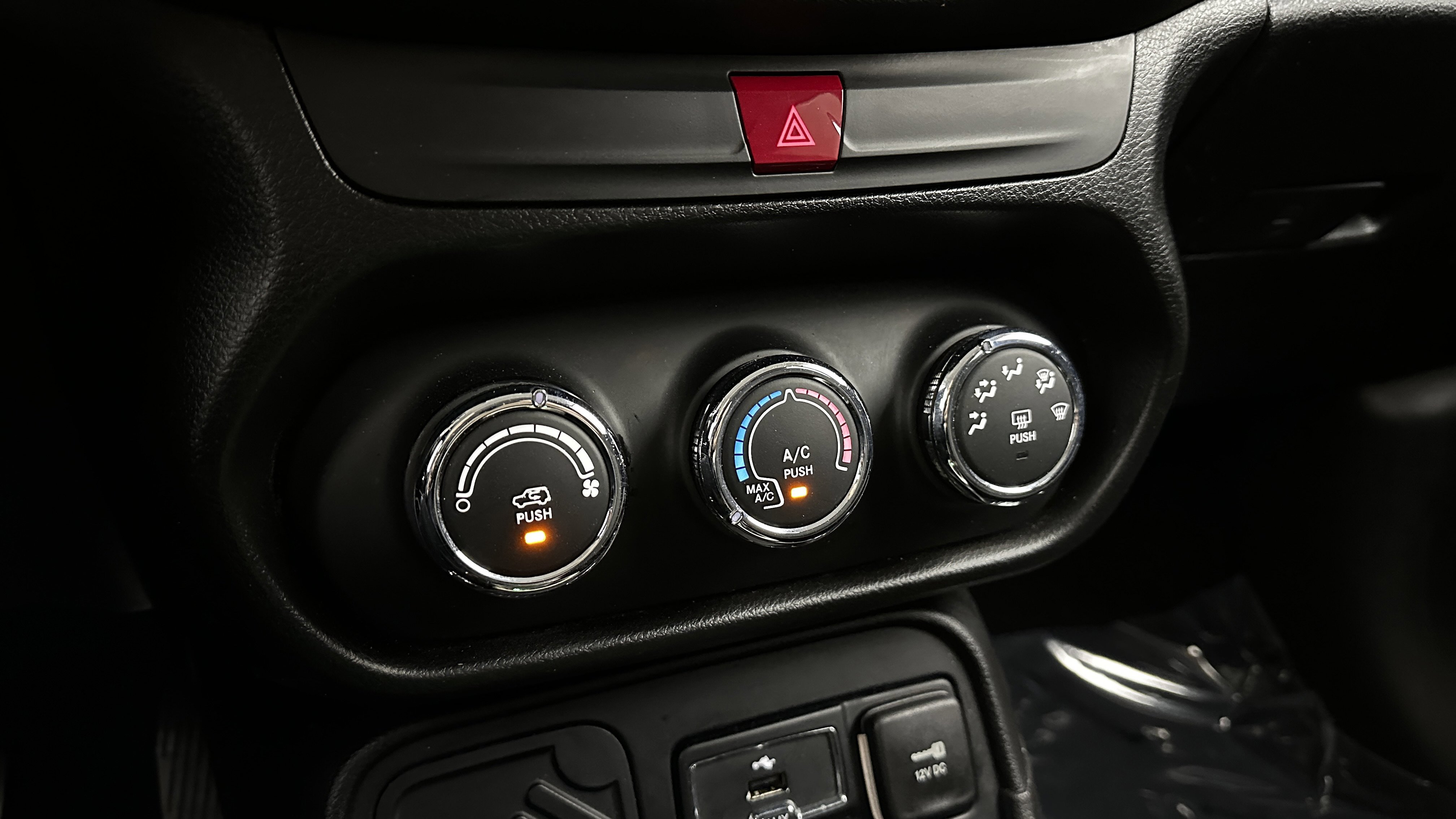 Used 2016 Jeep Renegade Sport w/ Power & Air Group image 13