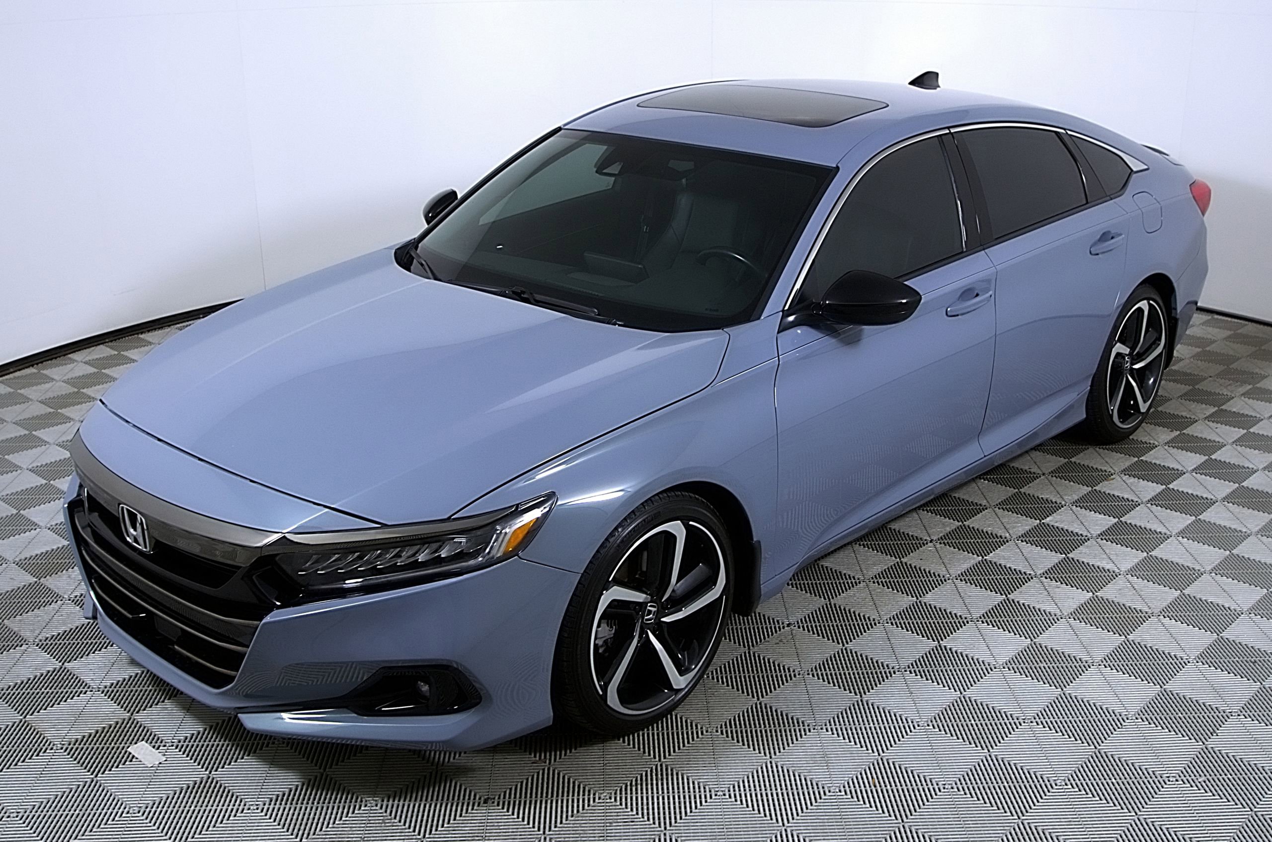 Used 2022 Honda Accord Sport image 3