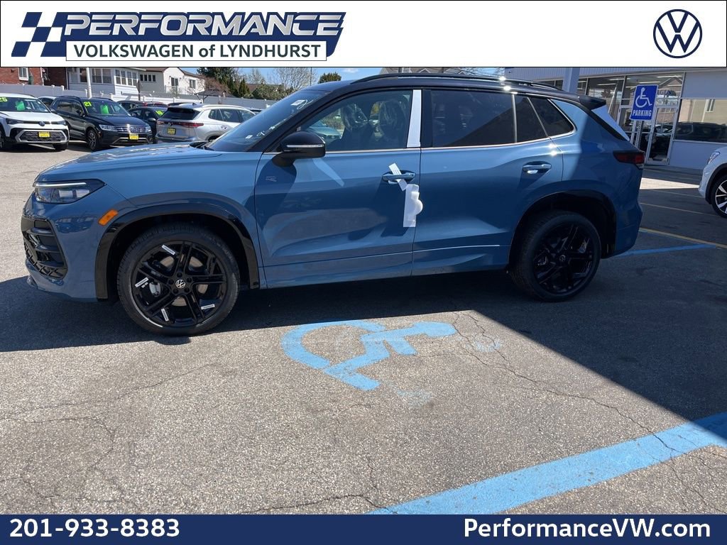 New 2026 Volkswagen Tiguan SE R-Line image 1