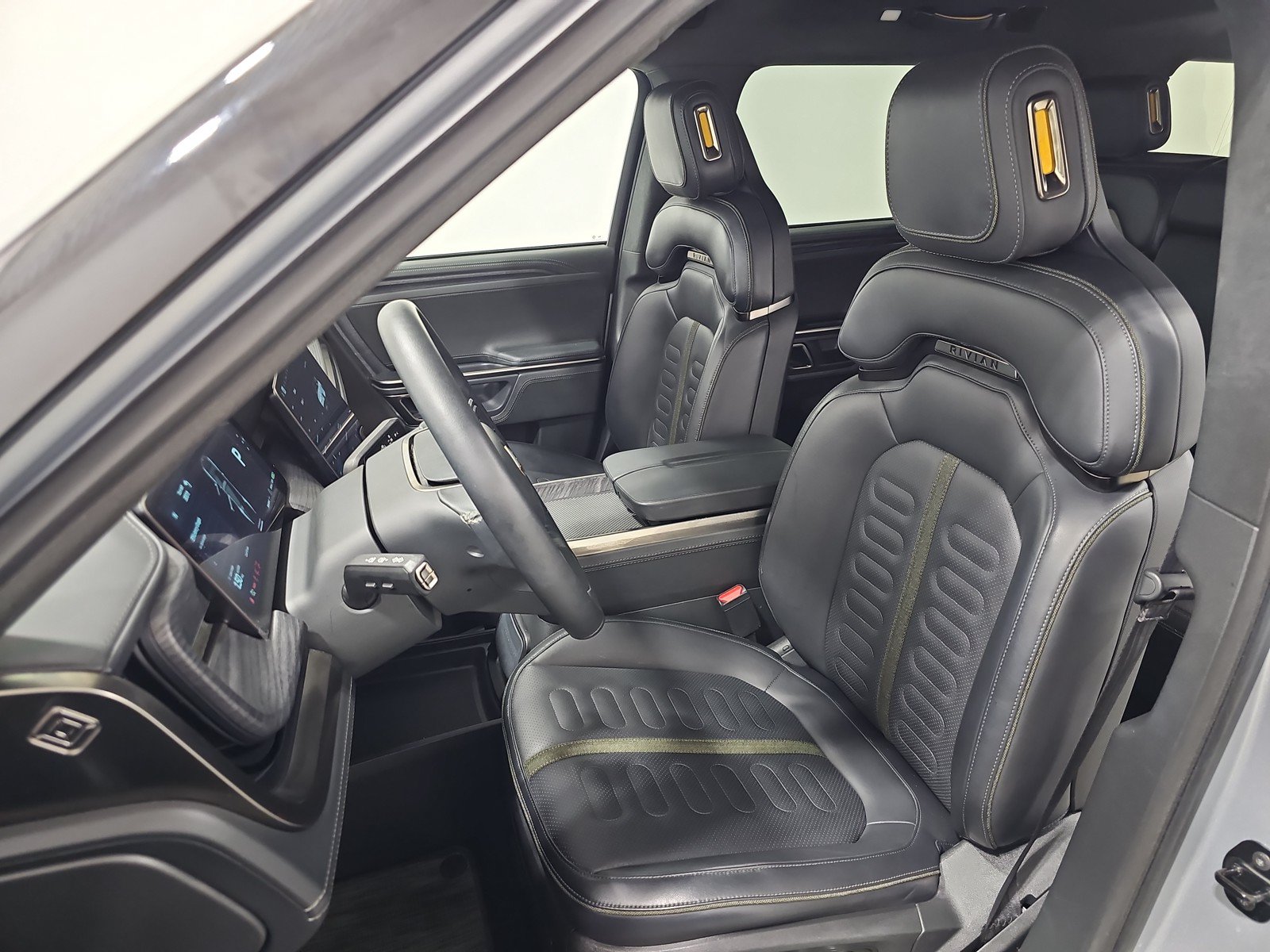 Used 2024 Rivian R1S Adventure AWD/4WD image 20