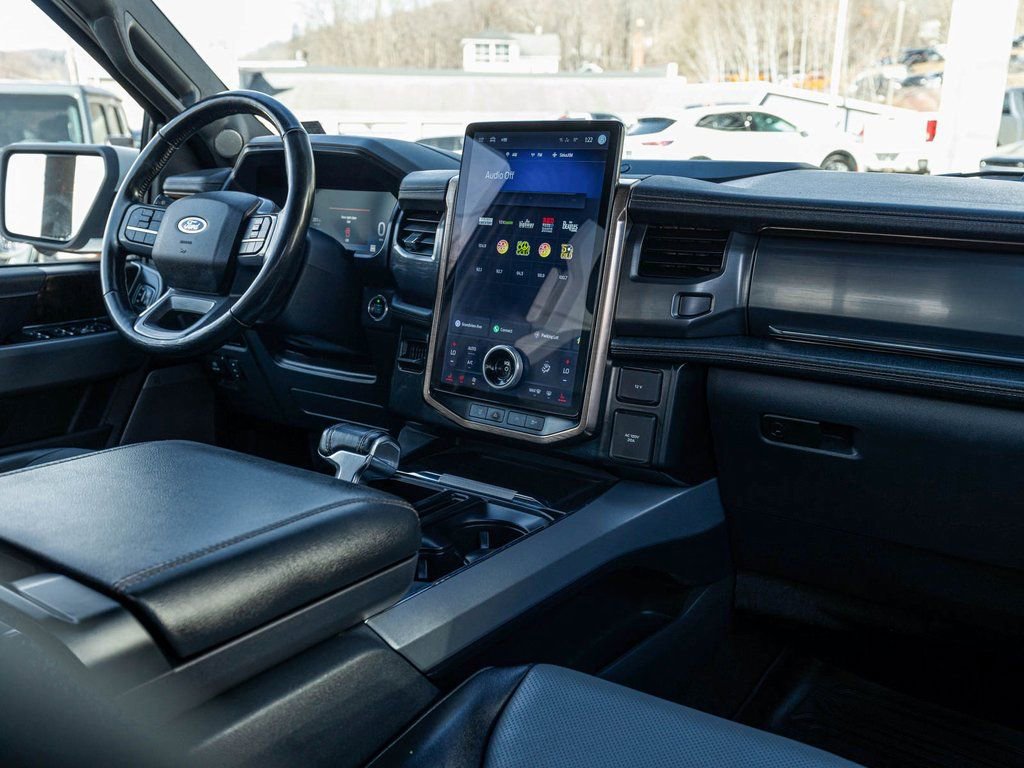 Used 2023 Ford F150 Lightning Lariat image 27