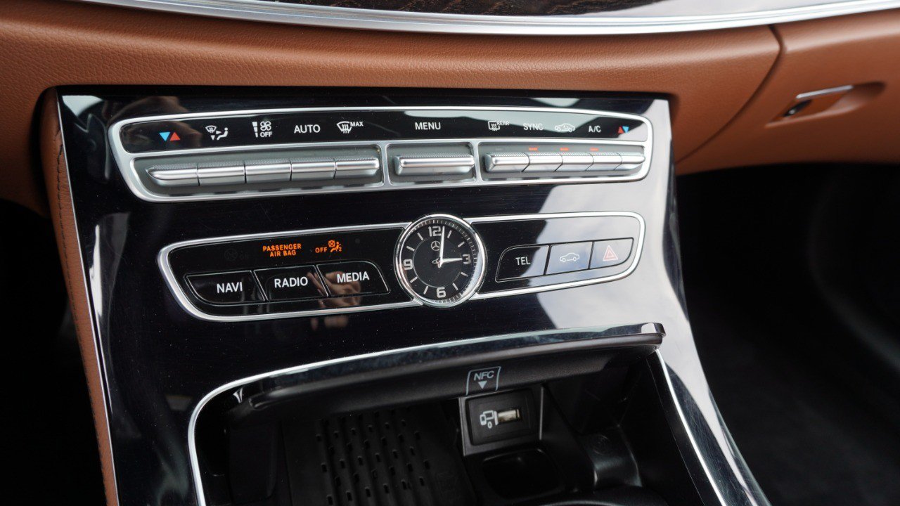 Used 2018 Mercedes-Benz E 400 4MATIC Cabriolet image 19