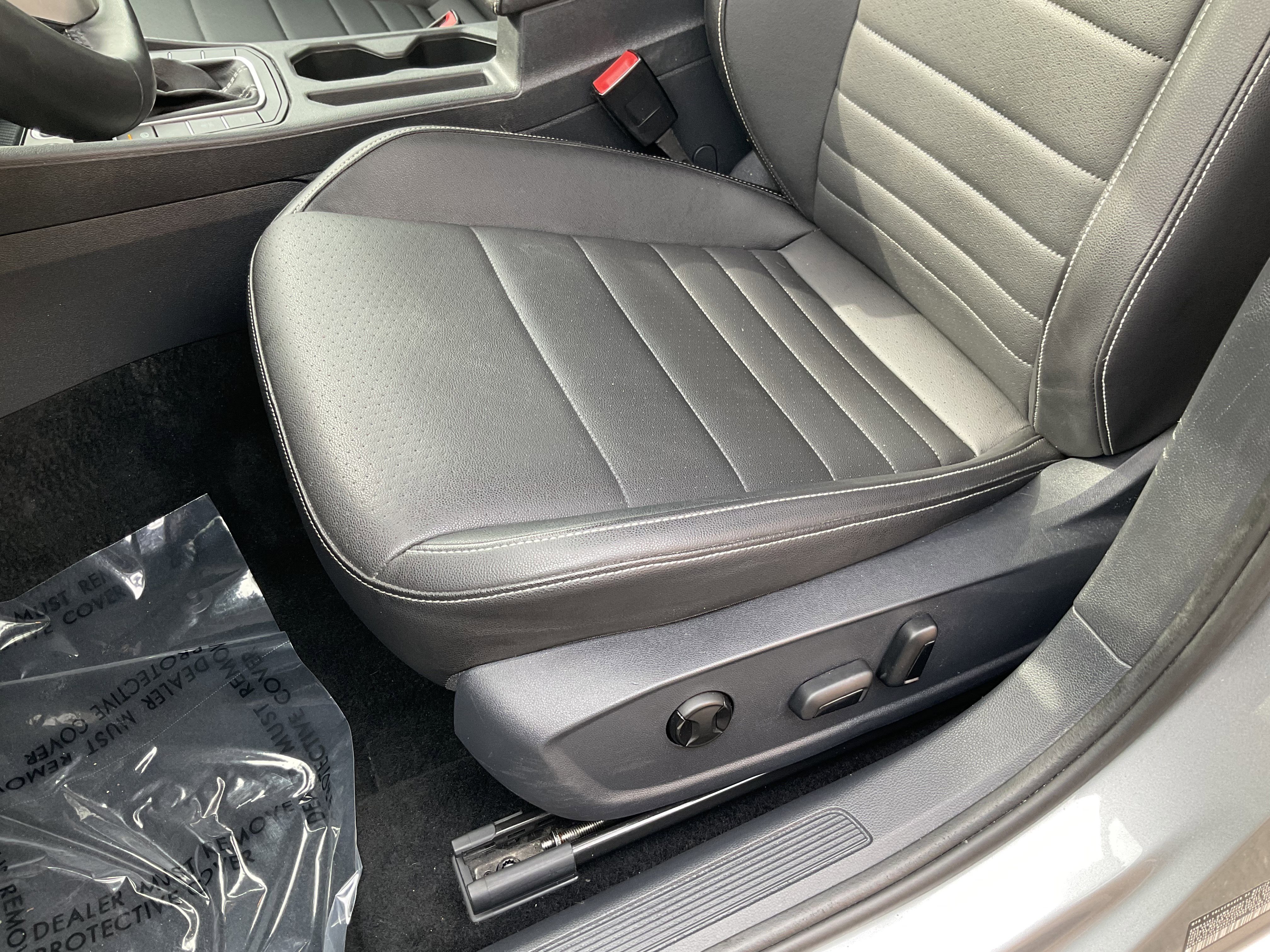 Used 2024 Volkswagen Jetta SE image 27