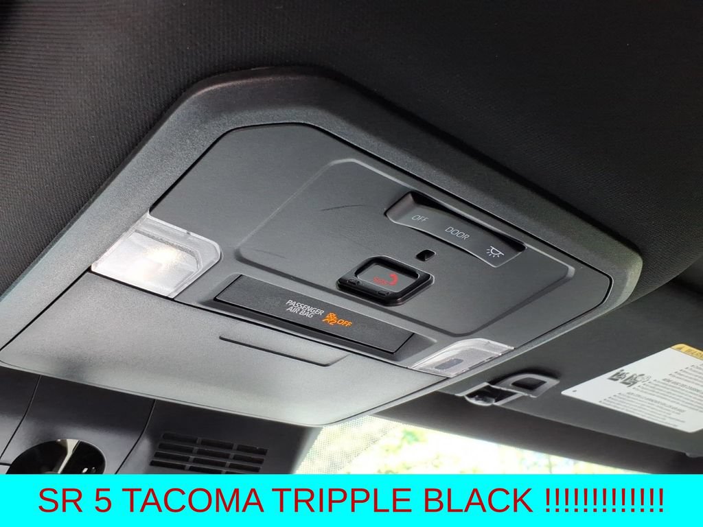 Used 2025 Toyota Tacoma SR5 AWD/4WD image 21