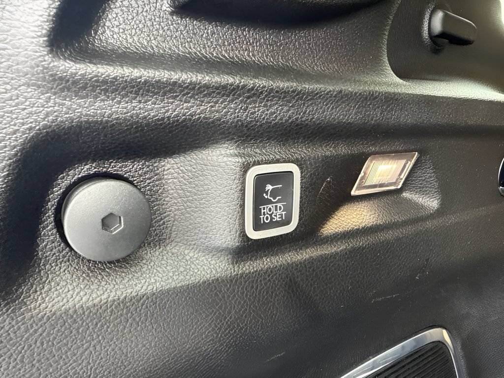 Used 2021 Jeep Grand Cherokee L Limited AWD/4WD image 22