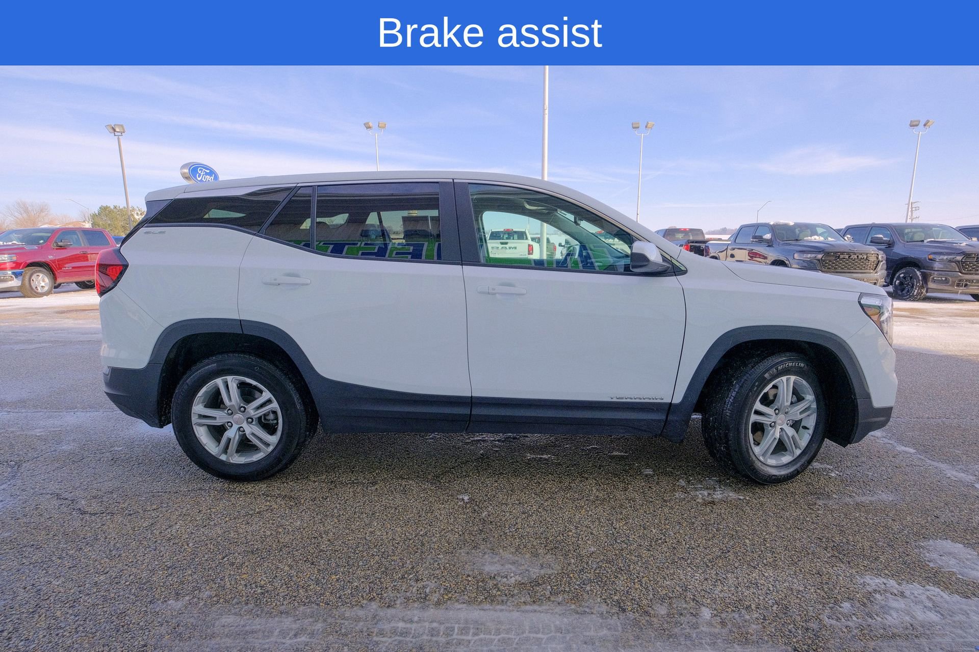 Used 2024 GMC Terrain SLE image 11