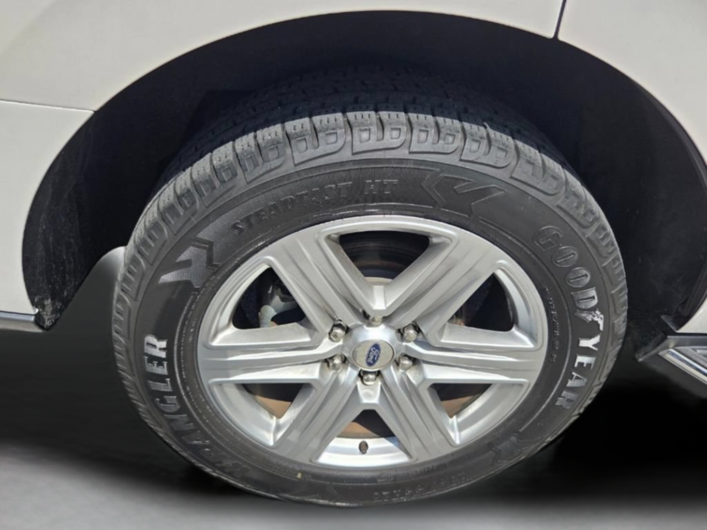 Used 2019 Ford Expedition XLT w/ Equipment Group 202A RWD image 19