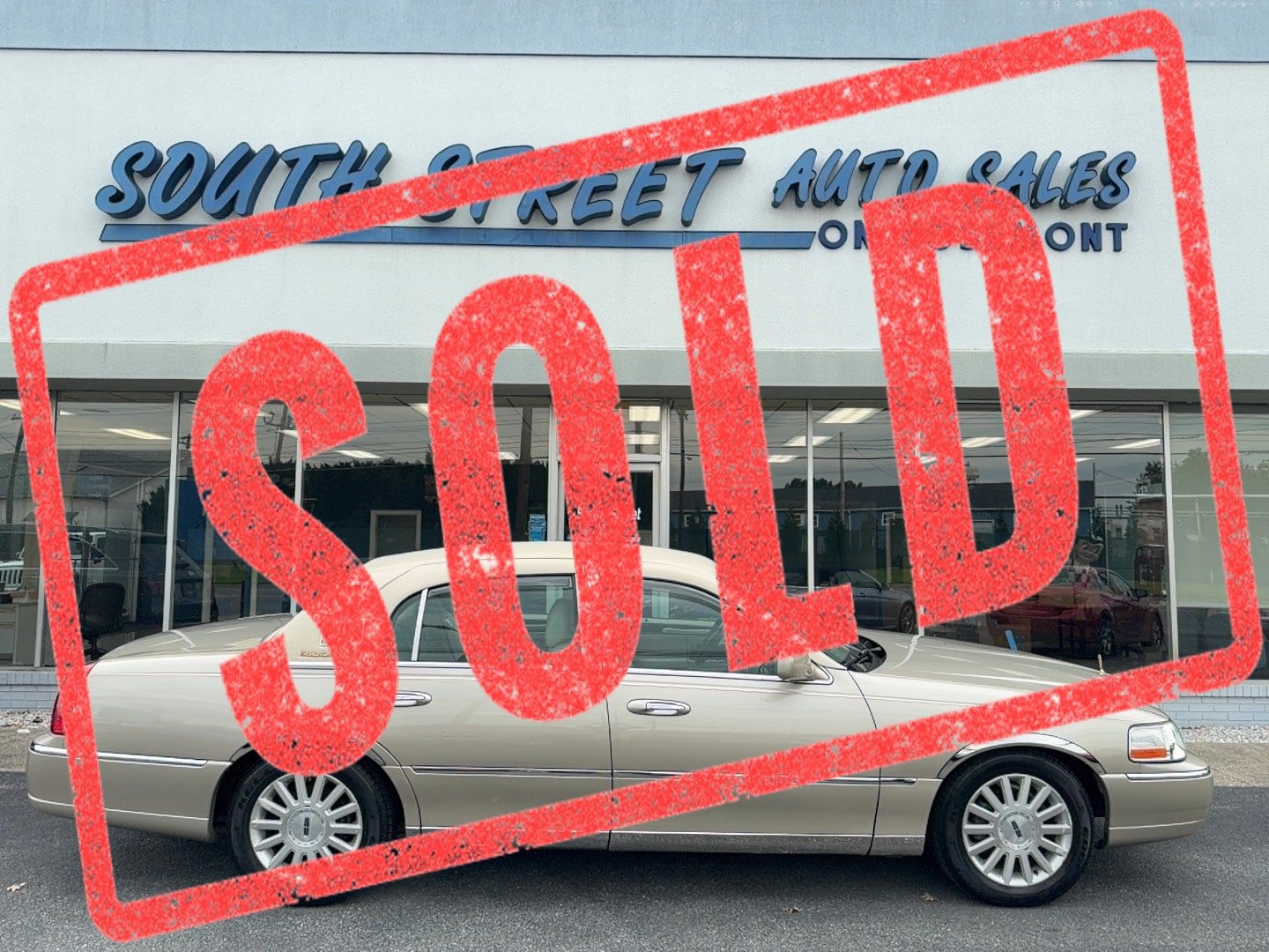 Used 2004 Lincoln Town Car Ultimate