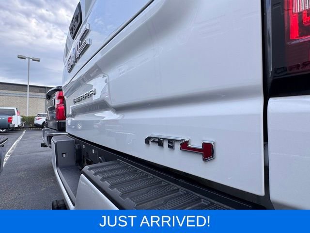 Used 2022 GMC Sierra 1500 AT4 w/ AT4 Preferred Package AWD/4WD image 8