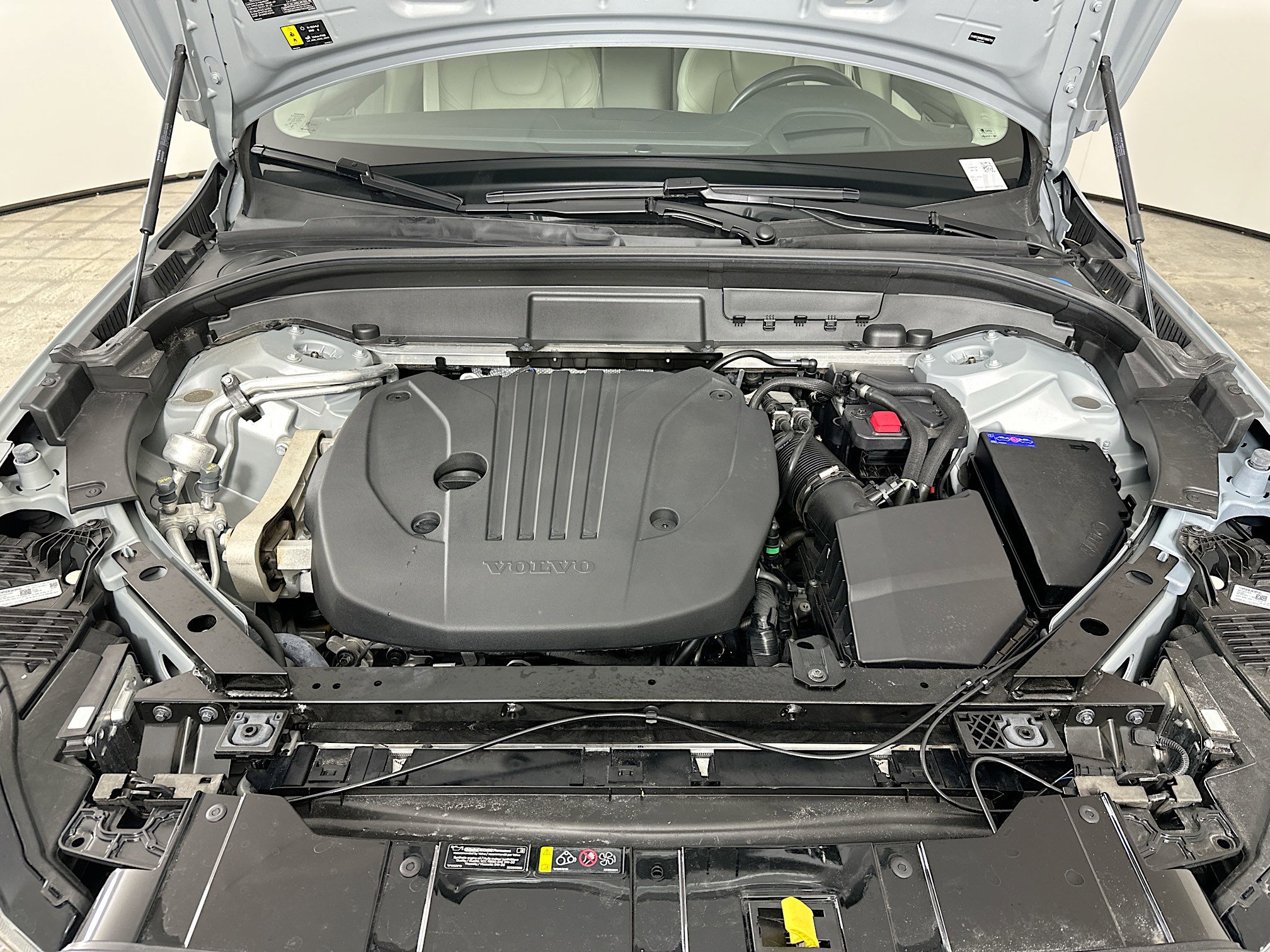 Used 2025 Volvo XC60 B5 Ultra w/ Protection Package Premier image 35