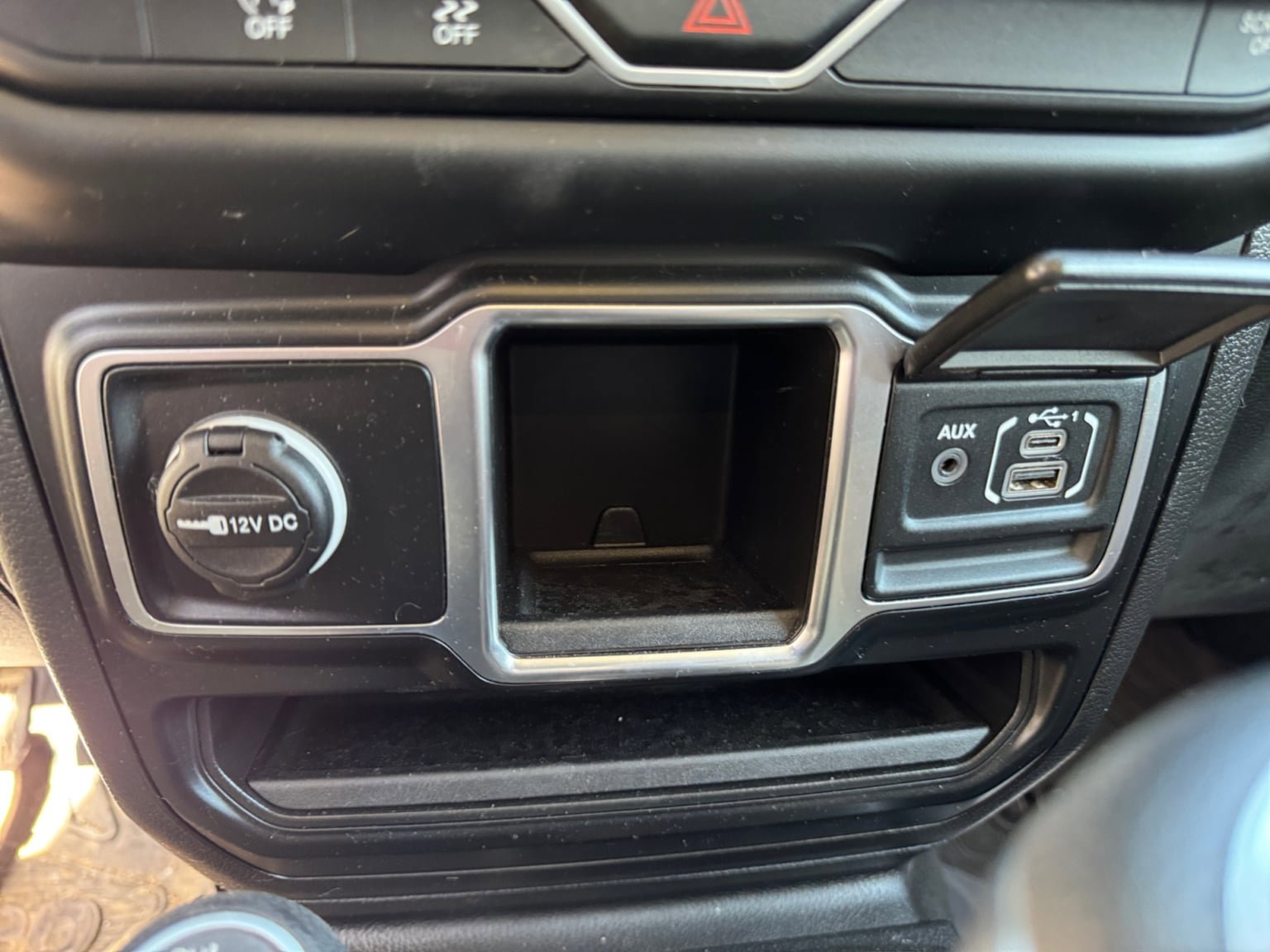 Used 2022 Jeep Wrangler Sport AWD/4WD image 22