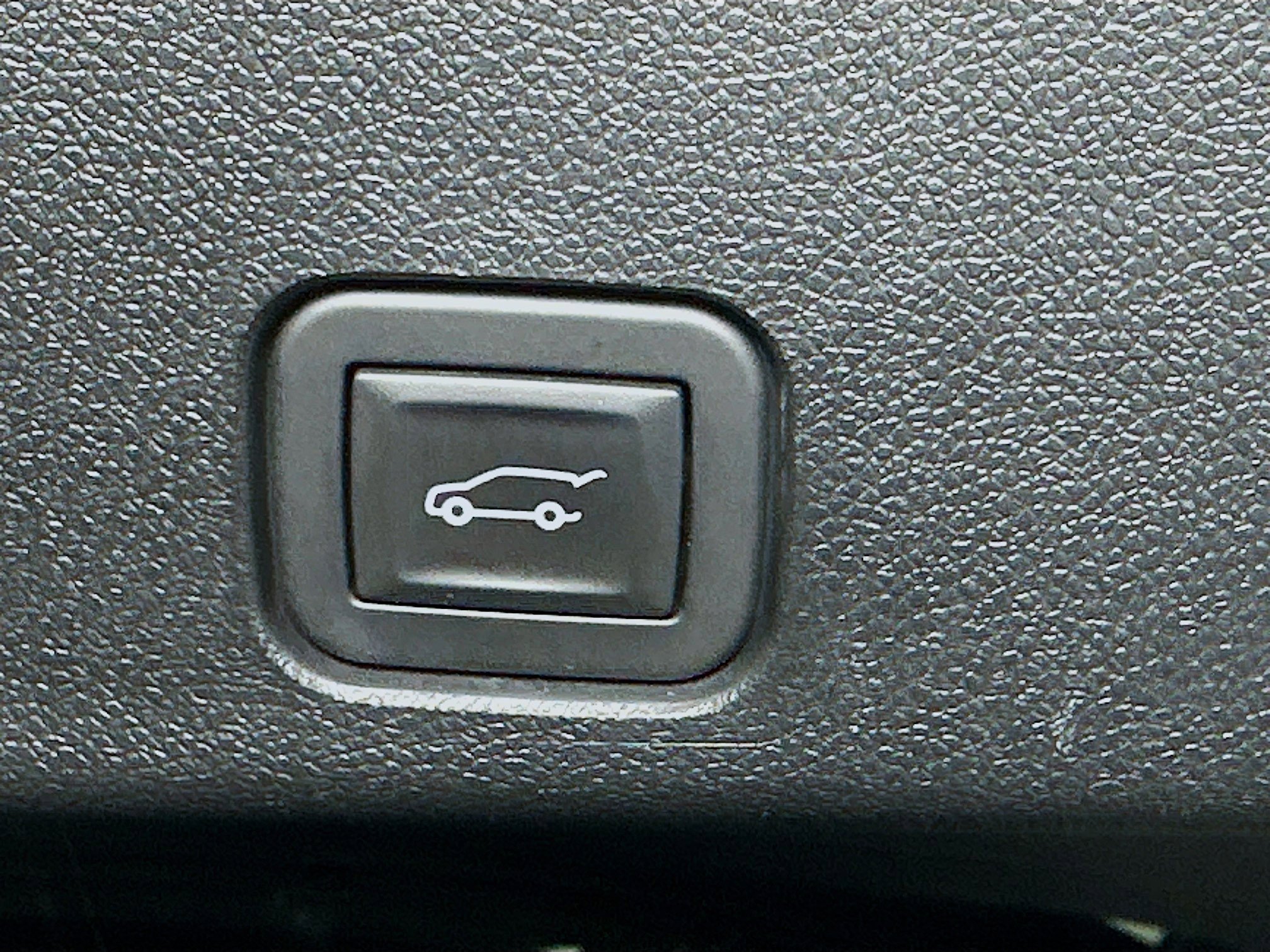 Used 2025 GMC Acadia Elevation image 31