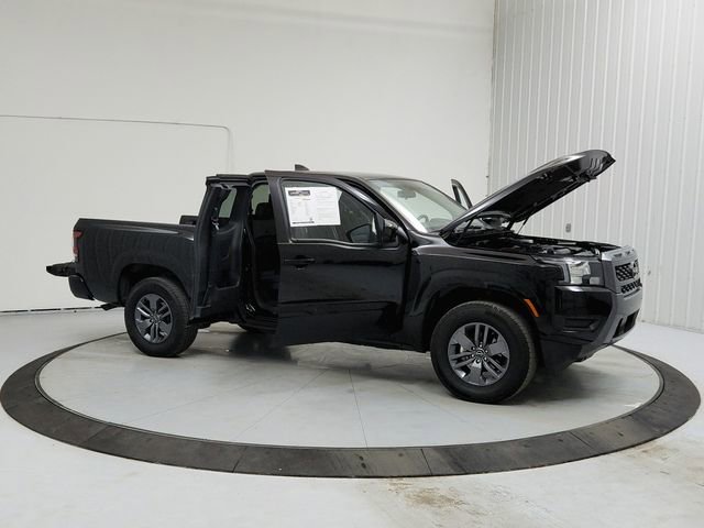 Used 2025 Nissan Frontier SV image 9
