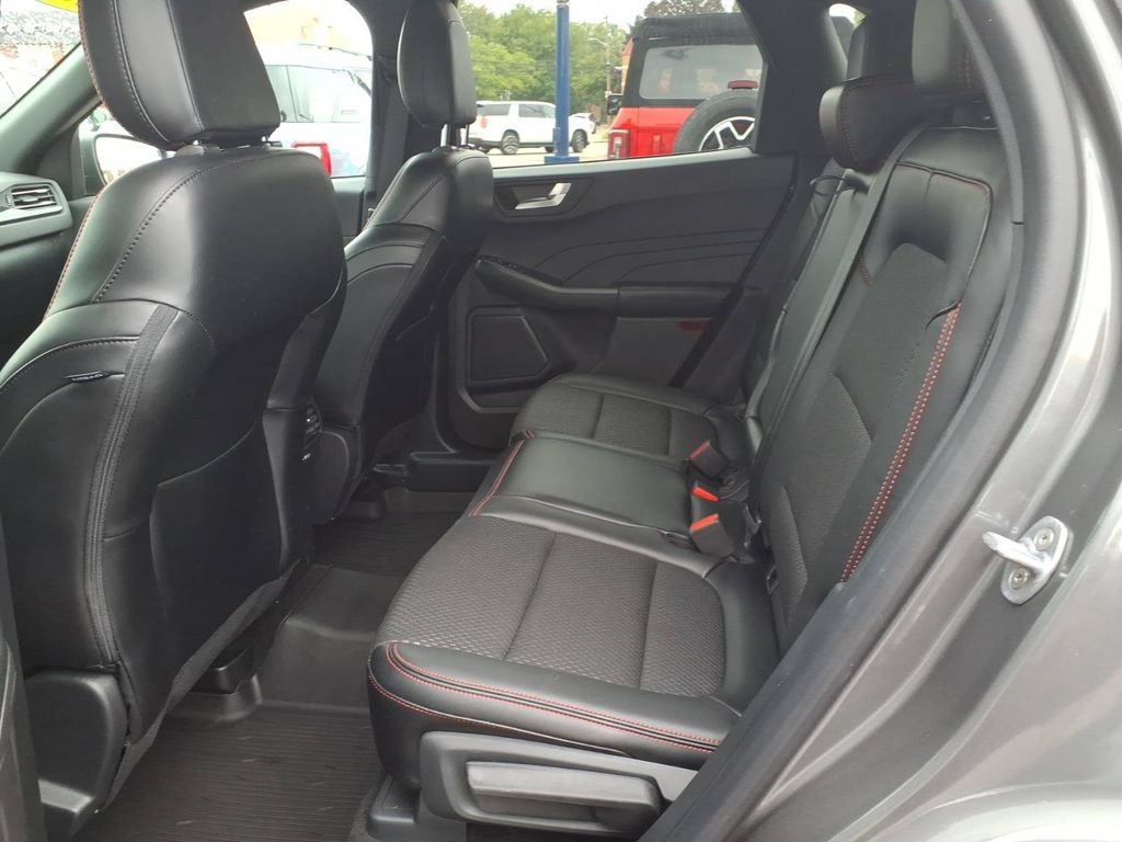 Certified 2024 Ford Escape ST-Line w/ Tech Pack #1 AWD/4WD image 11