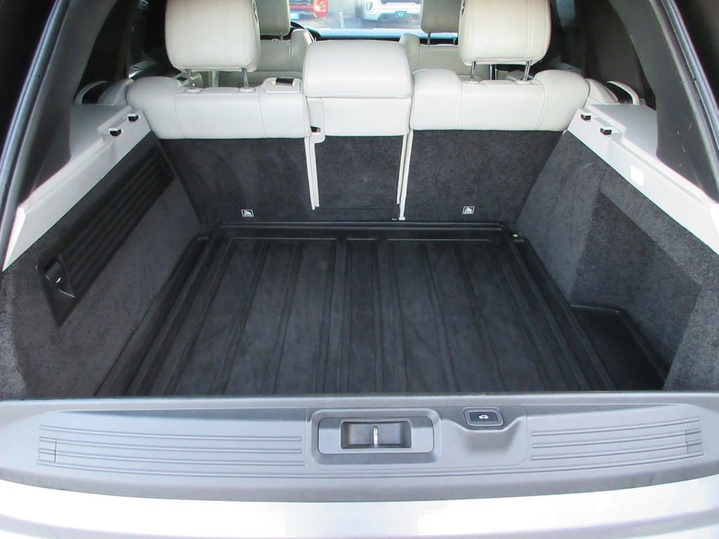 Used 2017 Land Rover Range Rover Long Wheelbase Supercharged image 10