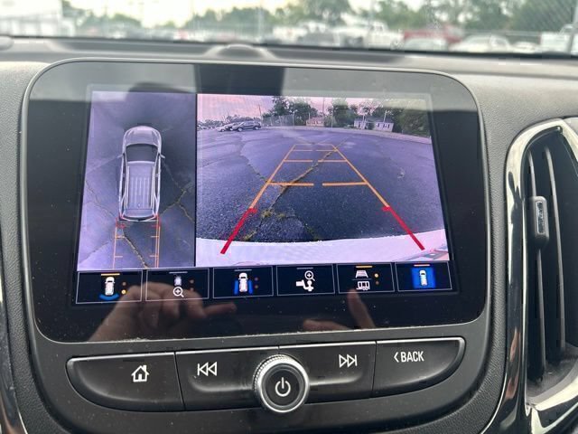 Used 2022 Chevrolet Equinox RS w/ RS Leather Package FWD image 10