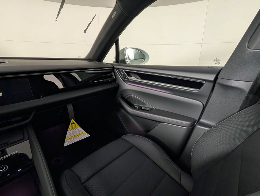 New 2026 Porsche Macan 4 Electric image 23