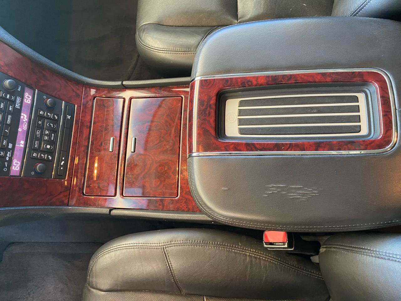 Used 2013 Cadillac Escalade Premium AWD/4WD image 16