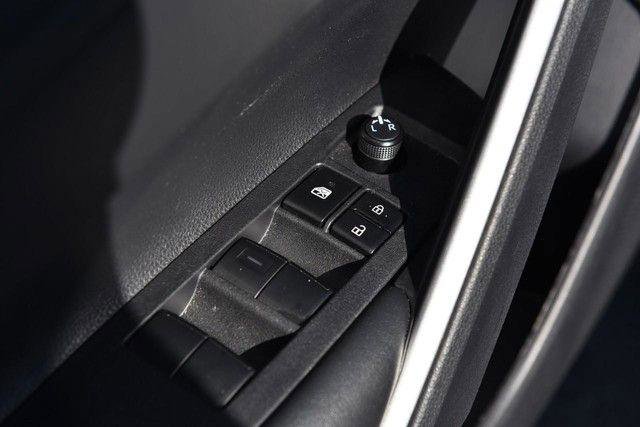 Used 2025 Toyota Corolla Cross LE image 9