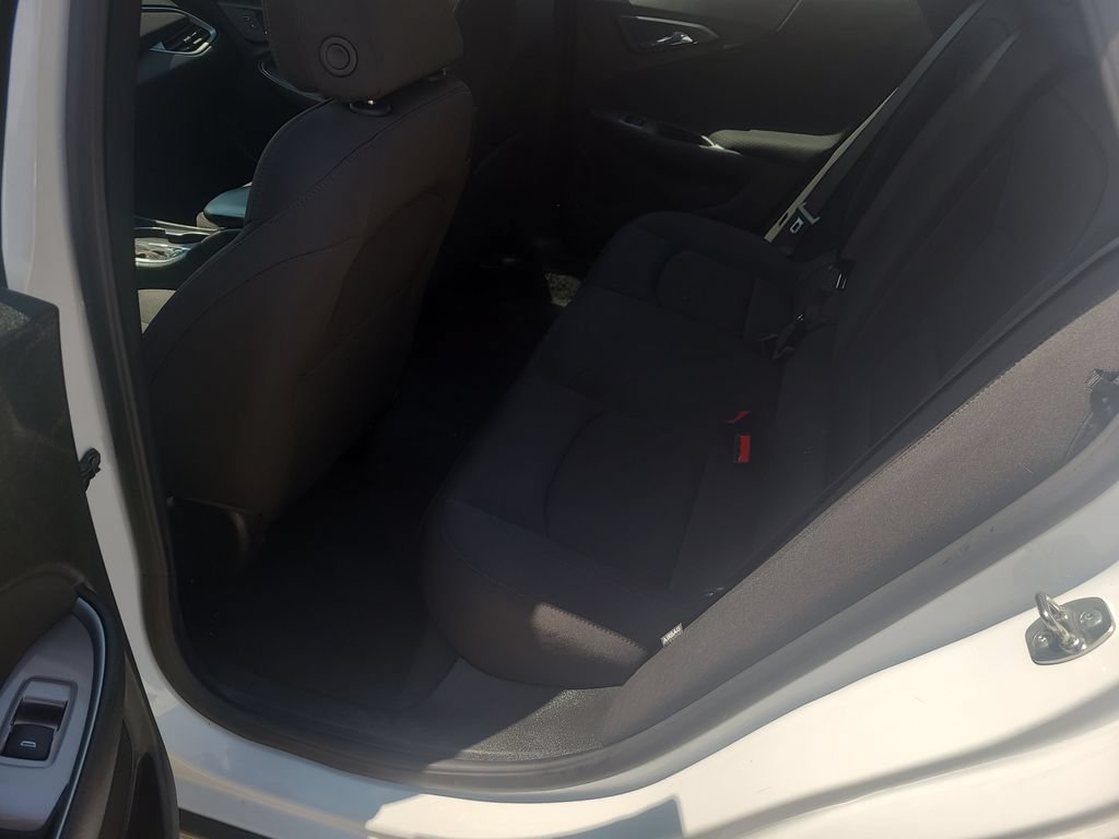 Used 2025 Chevrolet Malibu RS FWD image 8