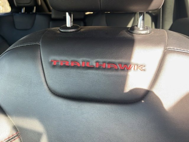 Used 2022 Jeep Cherokee Trailhawk image 25