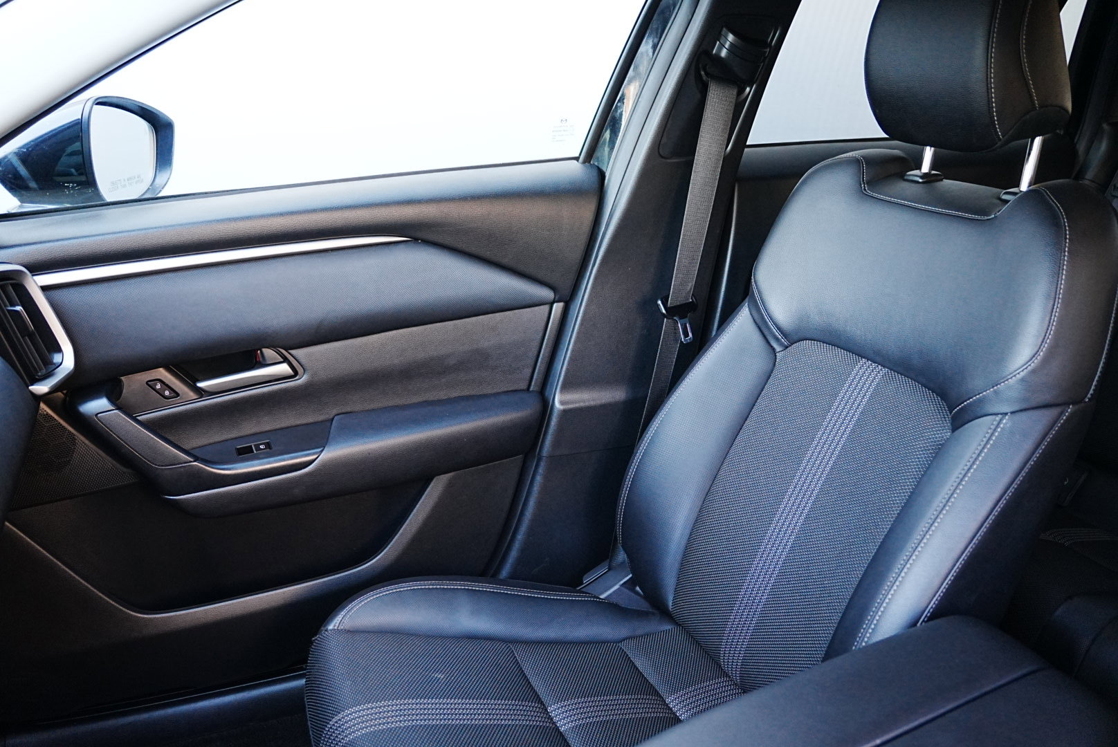 Used 2024 MAZDA CX-50 AWD 2.5 S w/ Preferred Package image 11