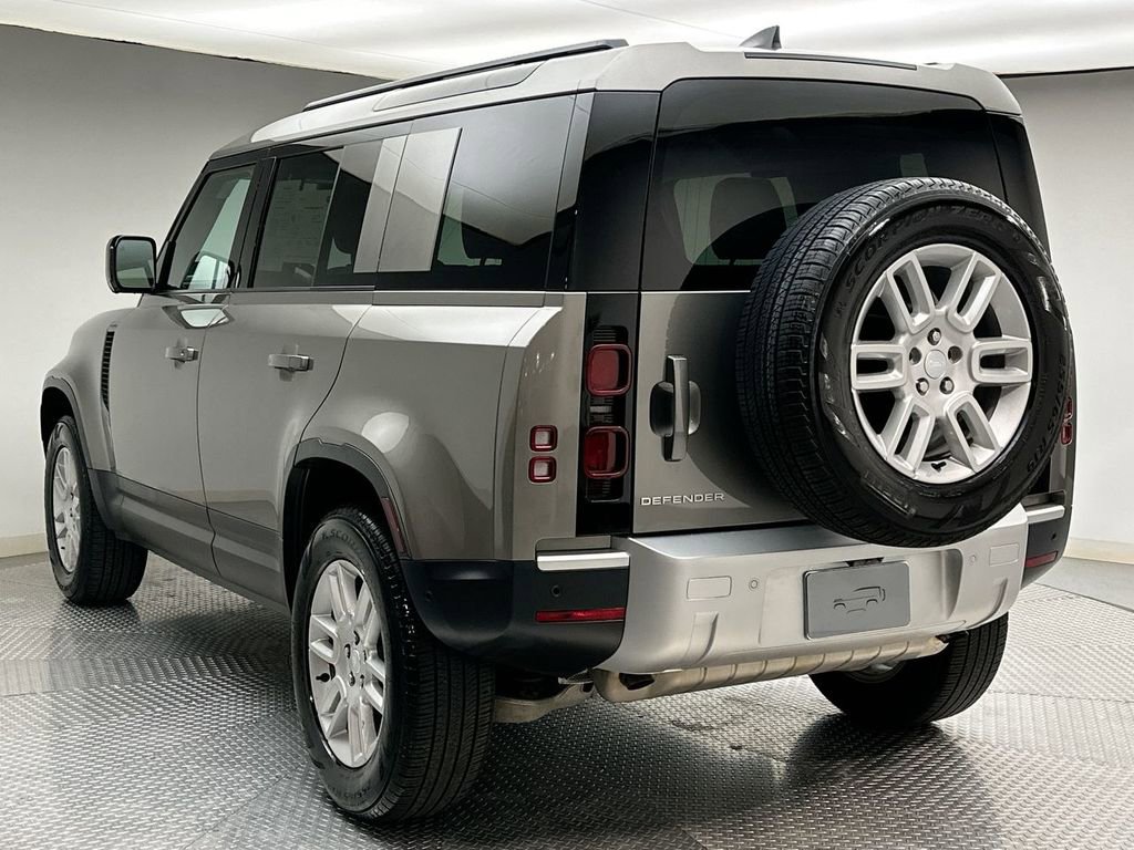 Used 2025 Land Rover Defender 110 S image 11