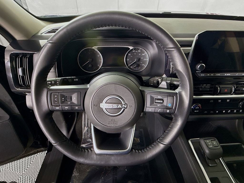 Certified 2024 Nissan Pathfinder SV w/ Black Appearance Package image 19
