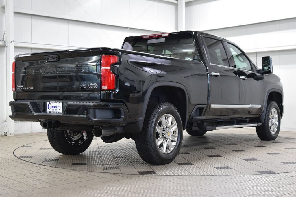New 2026 Chevrolet Silverado 2500 High Country w/ High Country Premium Package AWD/4WD image 8