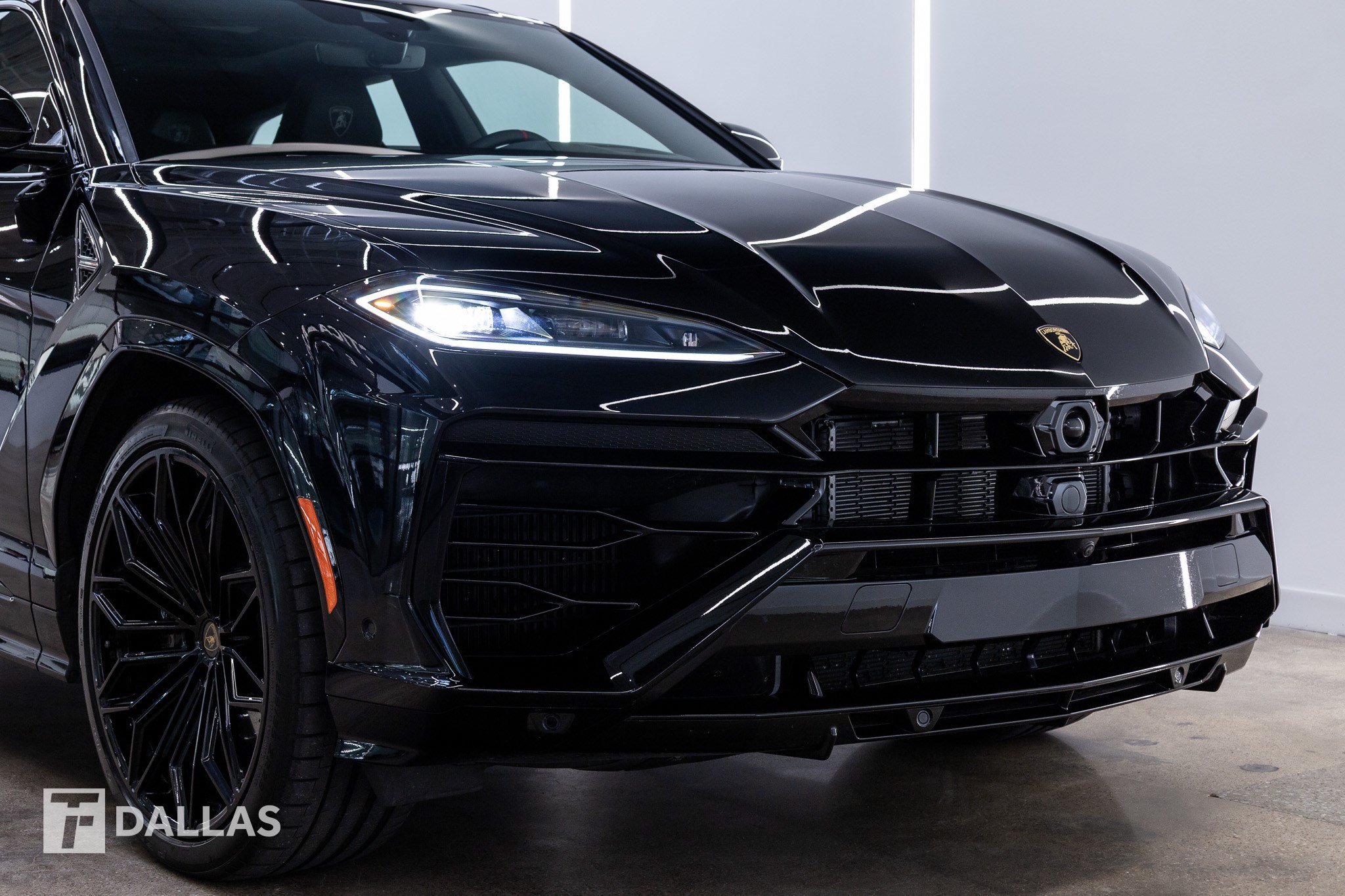 Used 2026 Lamborghini Urus SE AWD/4WD image 18