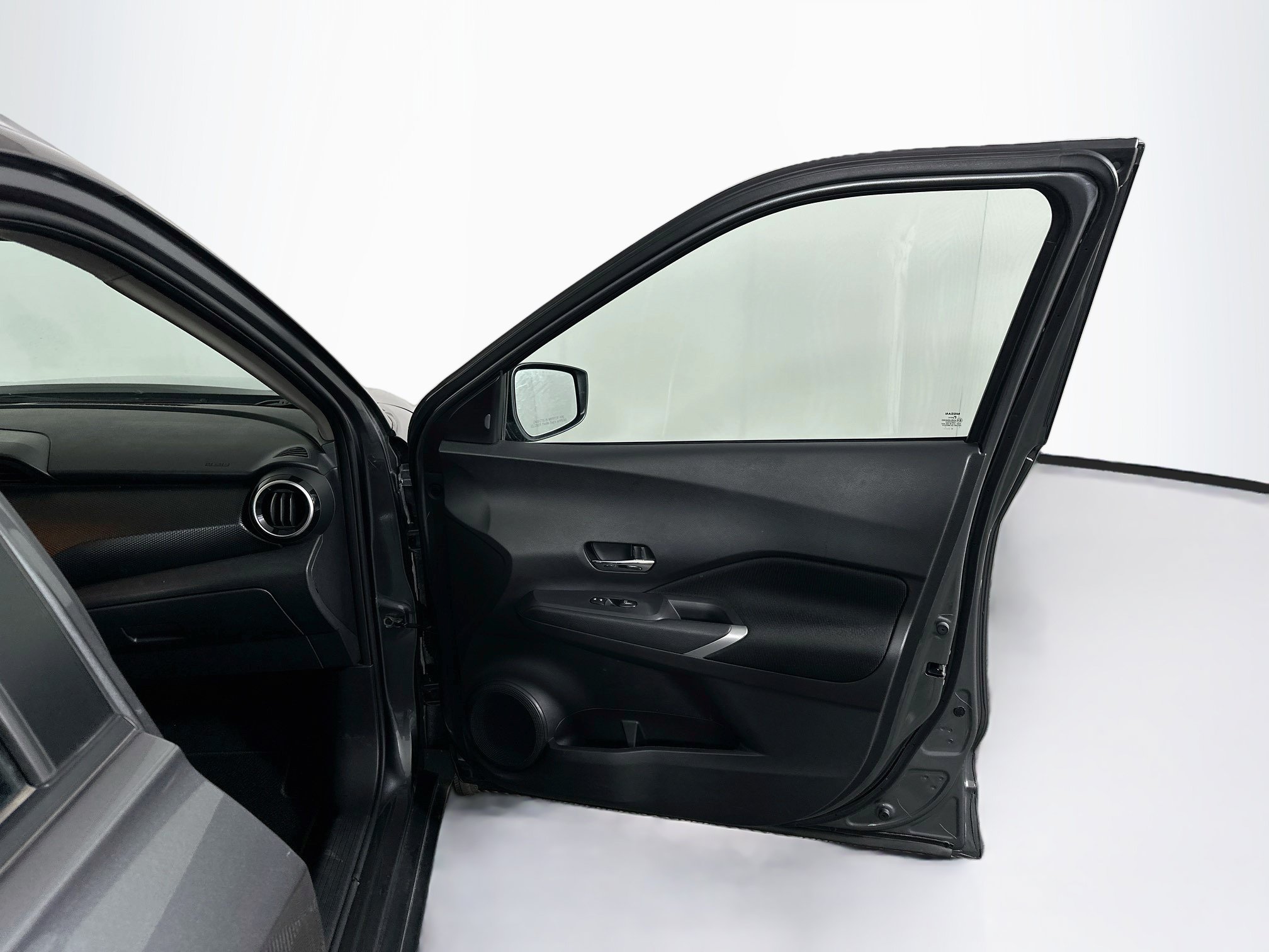 Used 2024 Nissan Kicks SV FWD image 33