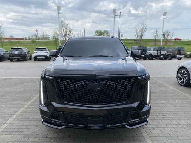 Used 2025 Cadillac Escalade V AWD/4WD image 16