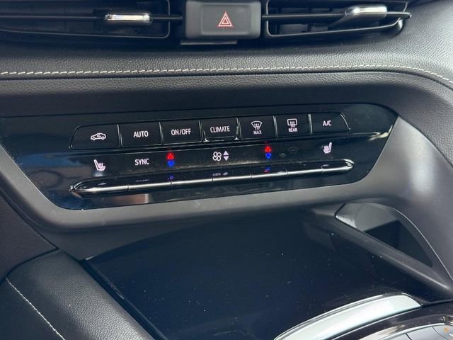 Used 2021 Buick Envision Essence w/ Technology Package I image 18