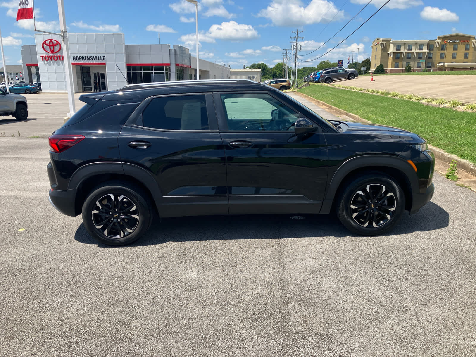 Used 2023 Chevrolet TrailBlazer LT FWD image 8
