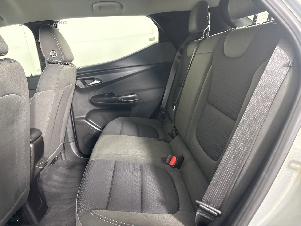 Used 2022 Chevrolet Bolt EUV LT w/ Comfort Package image 19