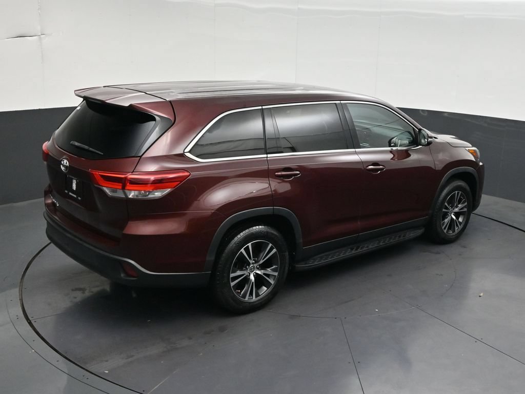 Used 2019 Toyota Highlander LE FWD image 20