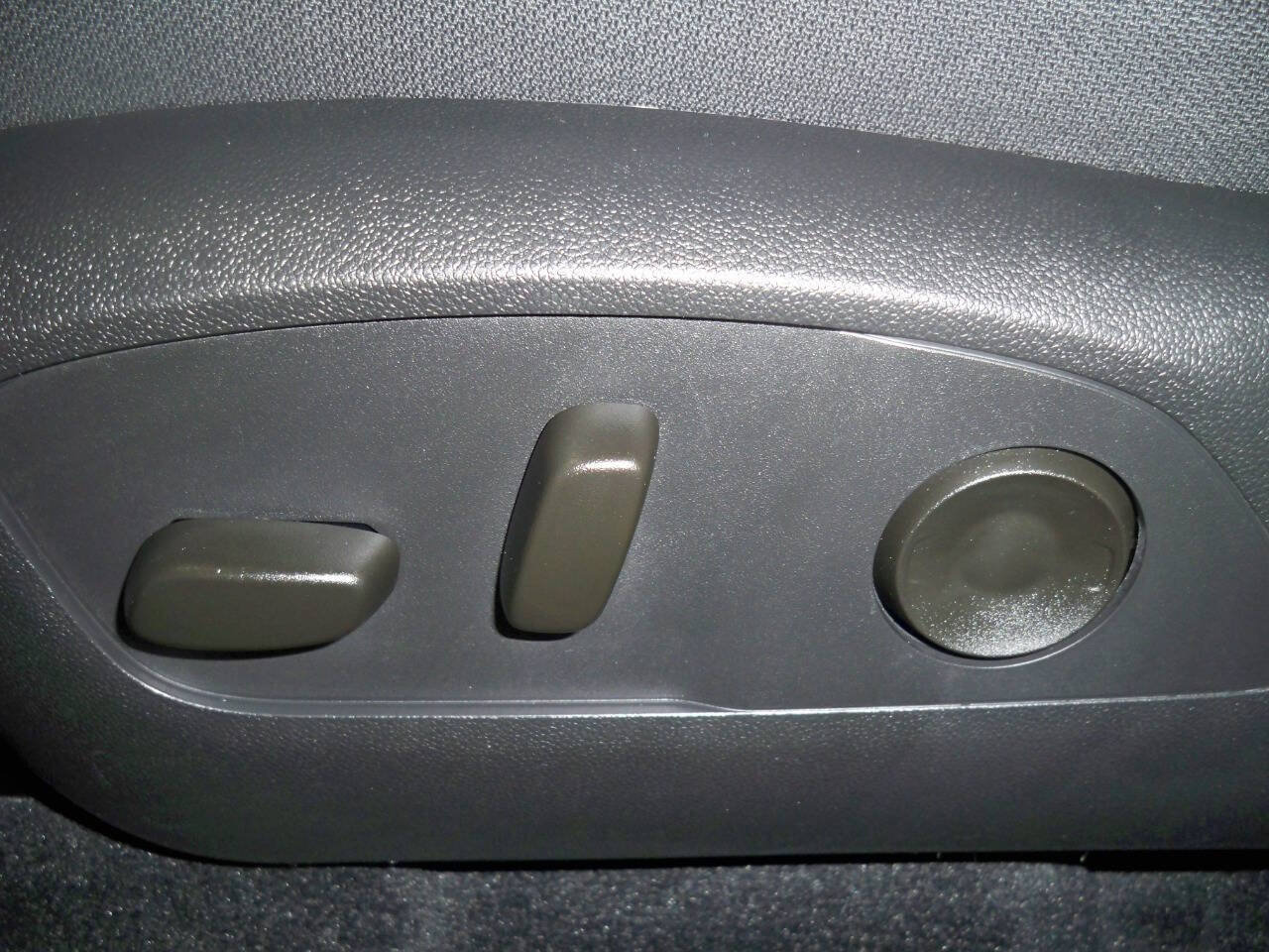 Used 2025 Chevrolet Traverse LT image 8