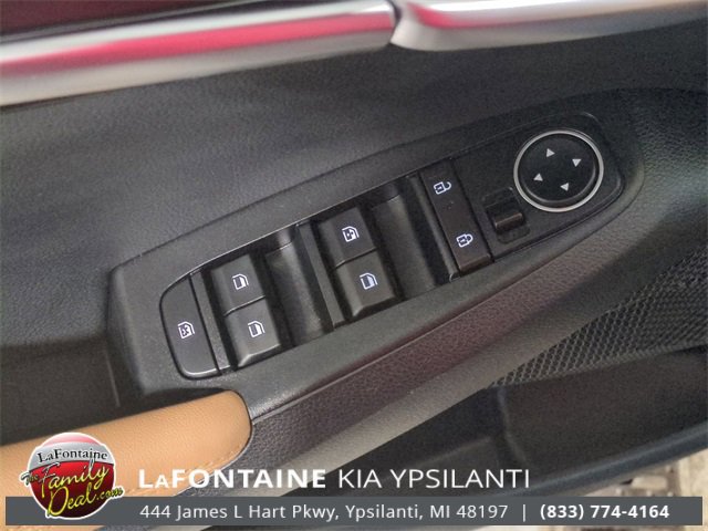 Certified 2025 Kia Seltos EX w/ EX Sunroof Package image 16