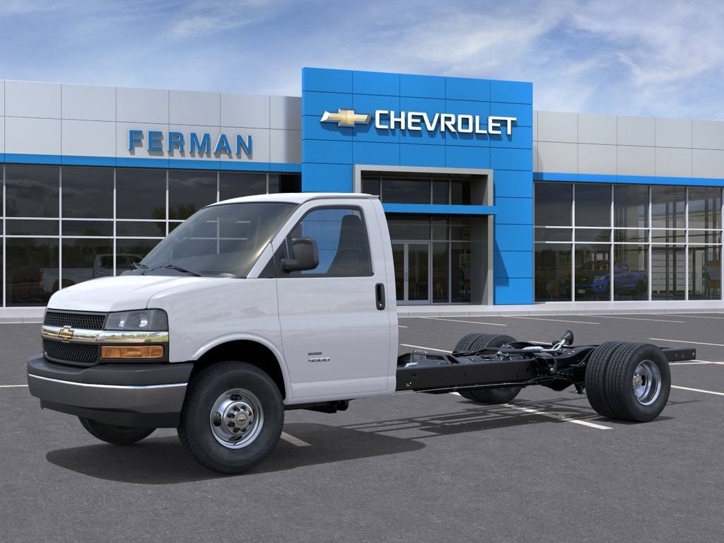New 2026 Chevrolet Express 4500 w/ Power Convenience Package RWD image 2