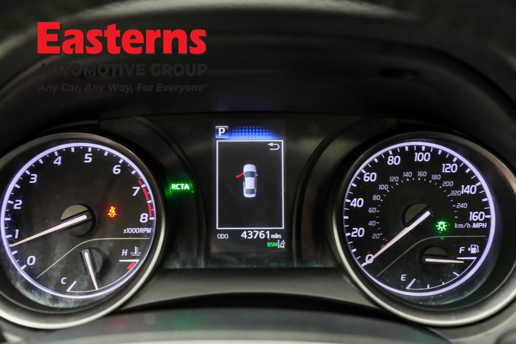 Used 2021 Toyota Camry SE w/ Cold Weather Package image 17