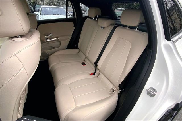 Used 2025 Mercedes-Benz GLA 250 4MATIC image 16