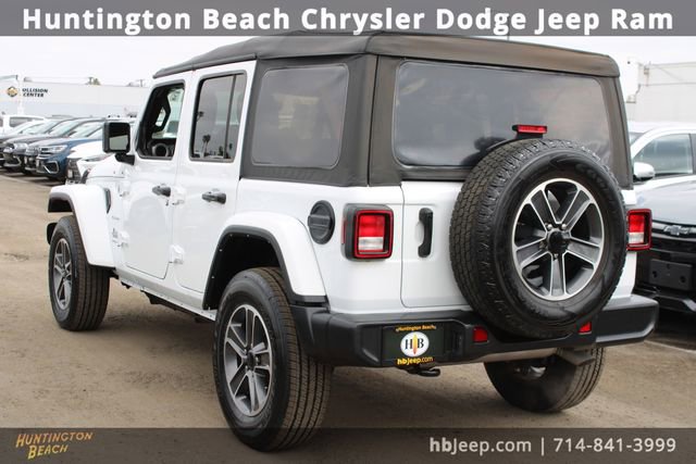 Used 2023 Jeep Wrangler Sahara image 3