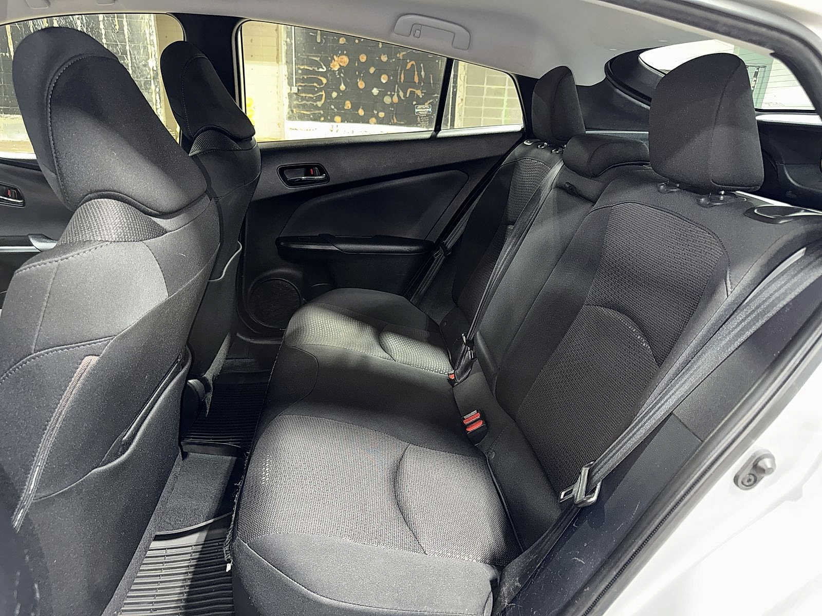 Used 2022 Toyota Prius LE AWD/4WD image 17